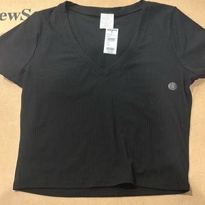 Black v-neck short sleeve